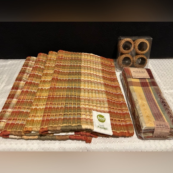 4 Food Network Placemats Set of Wicker Napkin Ring Holders and A New Set of 4 - Picture 1 of 12